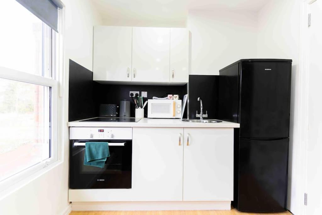 Exclusive Studio Retreat เบอร์มิงแฮม ภายนอก รูปภาพ