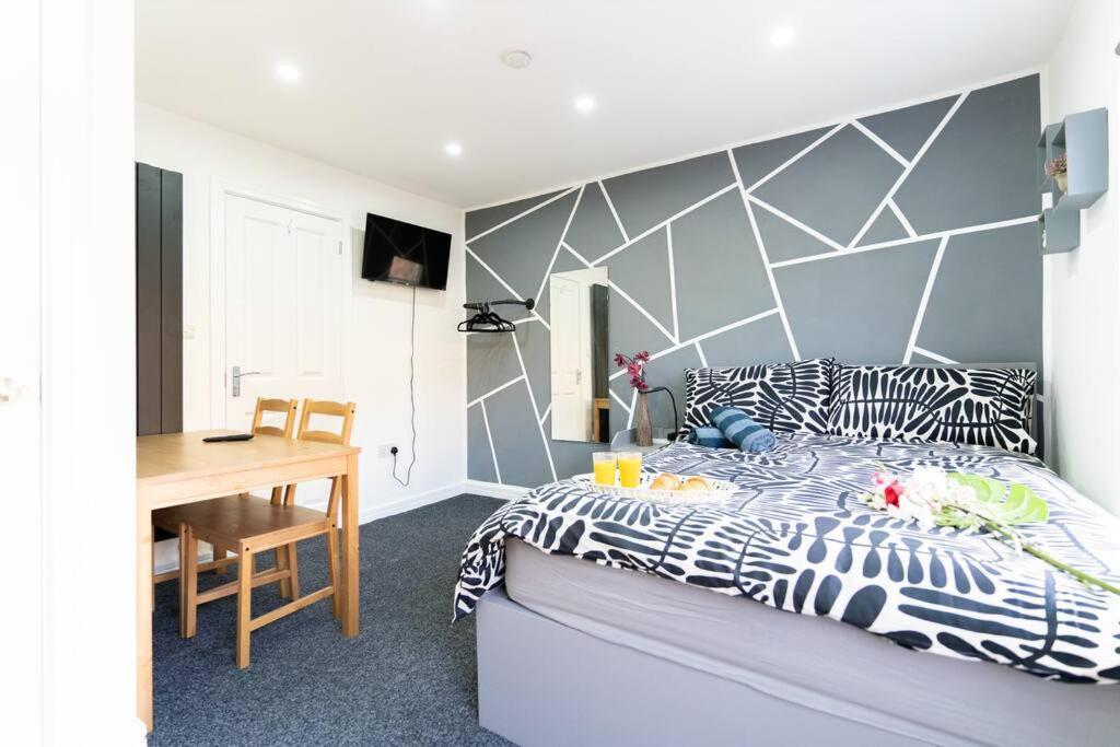 Exclusive Studio Retreat เบอร์มิงแฮม ภายนอก รูปภาพ